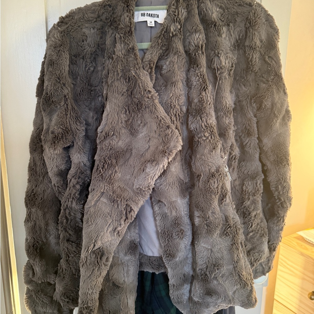 BB Dakota Women's Plush Gray Teddy Jacket